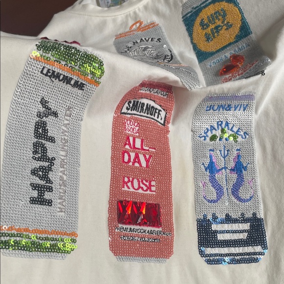 QUEEN OF SPARKLES Tee with Sequin Spritzer Cans - Picture 9 of 14